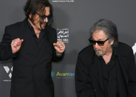 Prietenia lor se întinde pe decenii. Johnny Depp și Al Pacino au făcut atmosferă pe covorul roșu la premiera „Modi”