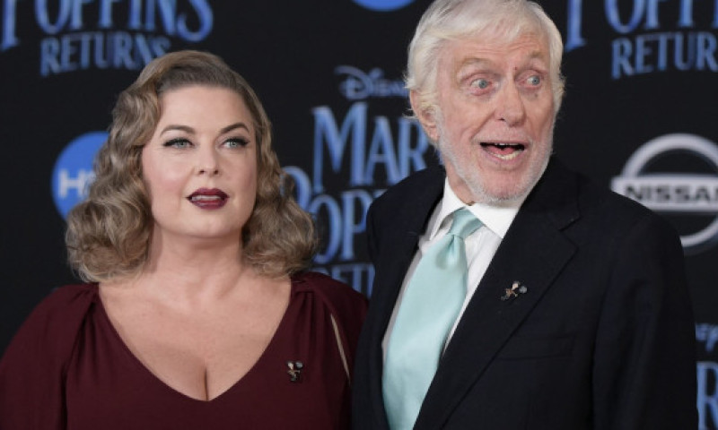 „Ea este forța care-l ține atât de energic și viu!” Dezvăluiri despre povestea de iubire trăită de Dick Van Dyke, la aproape 100 de ani