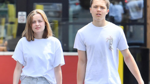 Knox, fiul Angelinei Jolie, și-a făcut o schimbare îndrăzneață de look și și-a vopsit părul roz. E mare amator de sporturi dure