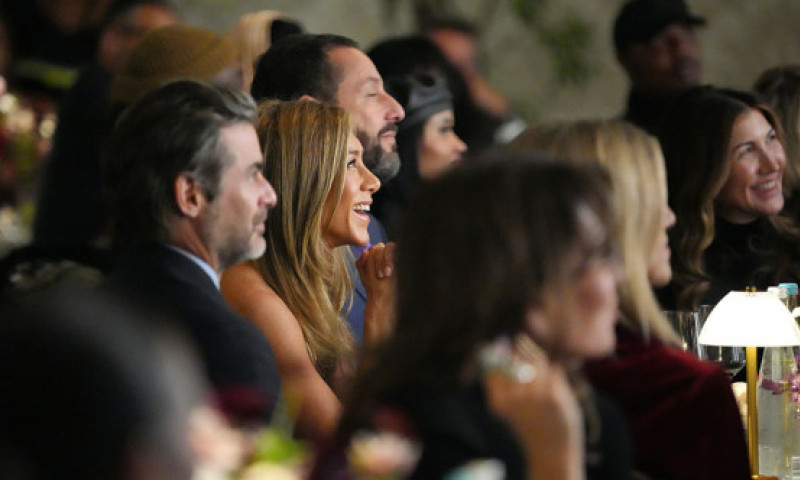 Îndrăgostită și fericită. Jennifer Aniston, la primul Crăciun împreună cu Jim Curtis. Actrița a postat imagini rare din casa ei