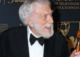 Dick Van Dyke a fost la un pas să devină James Bond, dar a refuzat rolul. La 99 de ani, actorul admite că încă regretă decizia