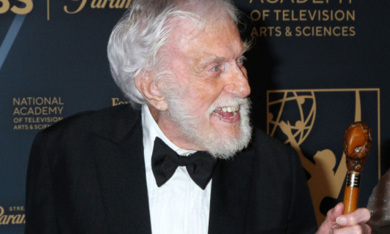 Dick Van Dyke a fost la un pas să devină James Bond, dar a refuzat rolul. La 99 de ani, actorul admite că încă regretă decizia