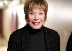 Shirley MacLaine, ieșire rară în public, la 91 de ani. De ce a refuzat să joace în "Breakfast at Tiffany's" în locul lui Audrey Hepburn