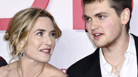 Kate Winslet, de mână cu fiul ei, Joe Anders, pe covorul roșu, la premiera „Goodbye June”. Ea a regizat, el a scris scenariul