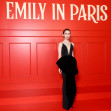 Lily Collins la premiera sezonului 5 din „Emily in Paris”/Getty Images