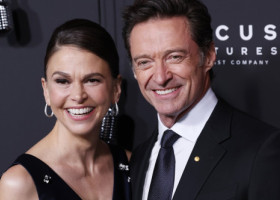 Hugh Jackman și Sutton Foster, gesturi tandre pe plajele din Costa Rica. Nu-și mai ascund sentimentele și zâmbetele