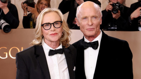 Ed Harris și Amy Madigan, impresionanți pe covorul roșu, alături de fiica lor. Sunt căsătoriți de 42 de ani