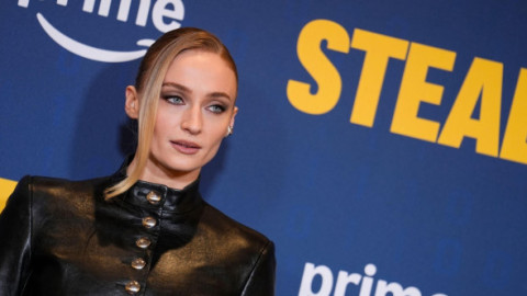 Sophie Turner se antrenează opt ore pe zi, cinci zile pe săptămână pentru rolul Lara Croft: "Nu făcusem sport niciodată înainte"