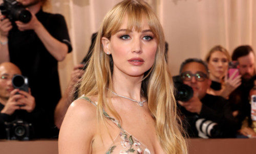 Jennifer Lawrence susține că a pierdut un rol într-un celebru film regizat de Tarantino, pe motiv că nu era „suficient de frumoasă”
