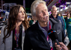 Părinți mândri și fericiți. Catherine Zeta-Jones și Michael Douglas, vacanță inedită în Antarctica alături de copiii lor