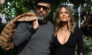 Halle Berry și Van Hunt s-au logodit. Actrița americană confirmă că se vor căsători. Va fi a patra căsnicie pentru ea
