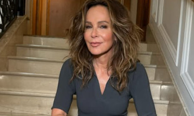 Jennifer Grey, fabuloasă la 65 de ani. Apariție în costum de baie, într-o vacanță cu cea mai bună prietenă, soția lui Michael J. Fox