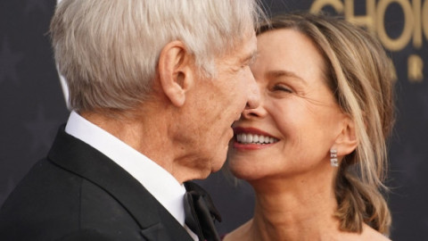 Calista Flockhart și Harrison Ford, sărut romantic pe pista aeroportului. Căsătoriți de 15 de ani, la fel de îndrăgostiți și azi