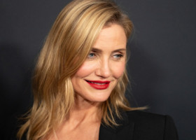 Cameron Diaz, în trening, relaxată, la o plimbare în NYC. Apariția ei rară, după vestea surpriză despre un reboot „Îngerii lui Charlie”