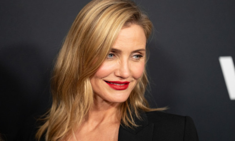 Cameron Diaz, în trening, relaxată, la o plimbare în NYC. Apariția ei rară, după vestea surpriză despre un reboot „Îngerii lui Charlie”