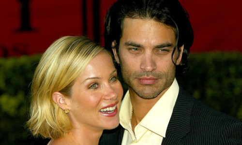 Christina Applegate și-a dat seama chiar în ziua nunții că primul soț nu e potrivit pentru ea: 