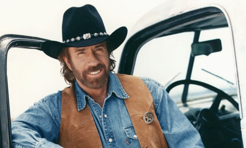 Cele mai cunoscute filme și seriale cu Chuck Norris. Rolurile care l-au transformat într-un star la Hollywood