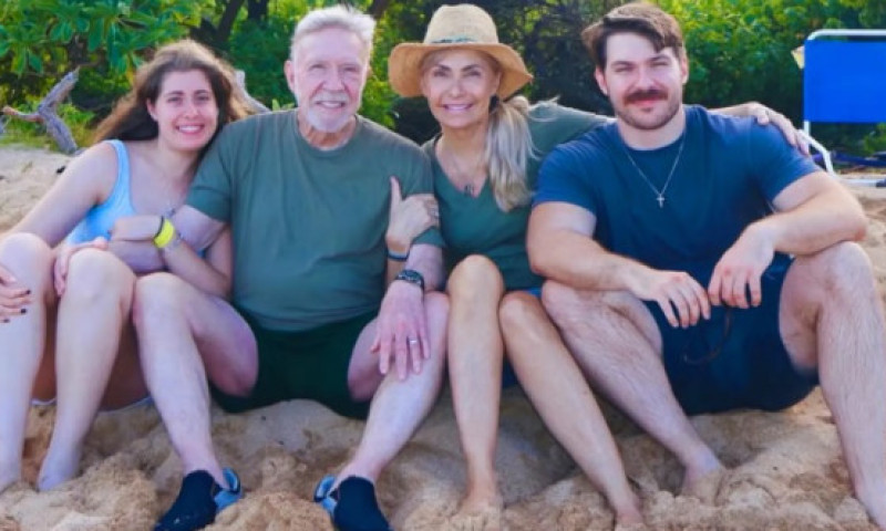 Gemenii lui Chuck Norris, mesaje sfâșietoare după moartea tatălui lor: „Nimic nu te pregătește pentru moartea unui părinte!”