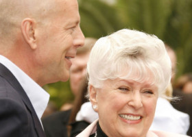 Mama lui Bruce Willis face de 22 de ani voluntariat în cadrul Poliției din Los Angeles. La 90 de ani, Marlene e considerată „legendă”