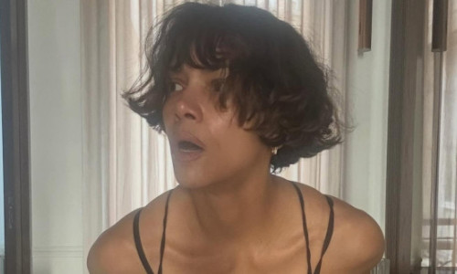 Halle Berry, în colanți și bustieră, la ora de sport. Împlinește 60 de ani la vară, și-a schimbat look-ul și e în cea mai bună formă