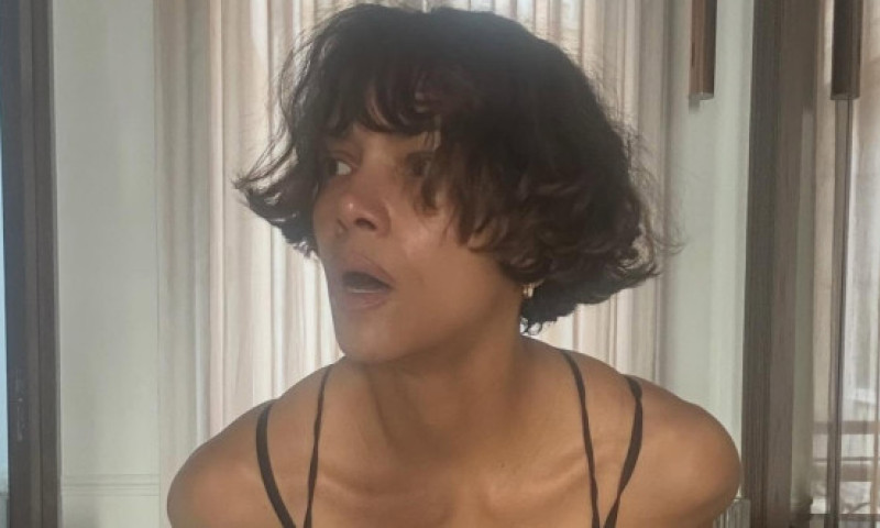 Halle Berry, în colanți și bustieră, la ora de sport. Împlinește 60 de ani la vară, și-a schimbat look-ul și e în cea mai bună formă