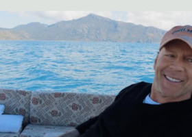 Aparițiile lui sunt tot mai rare de când s-a îmbolnăvit. Bruce Willis, pozat zâmbitor, într-o stare bună, la plimbare prin Los Angeles