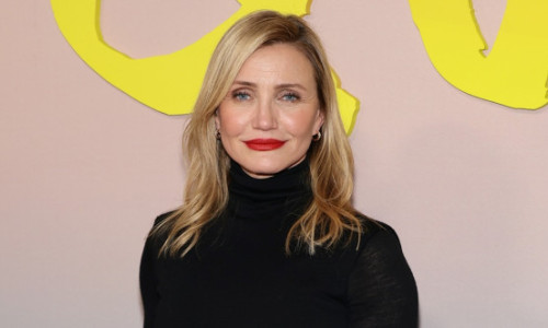 De la o apariție rară cu soțul în NYC, la o premieră șic pe covorul roșu. Cameron Diaz a strălucit alături de colegul Keanu Reeves