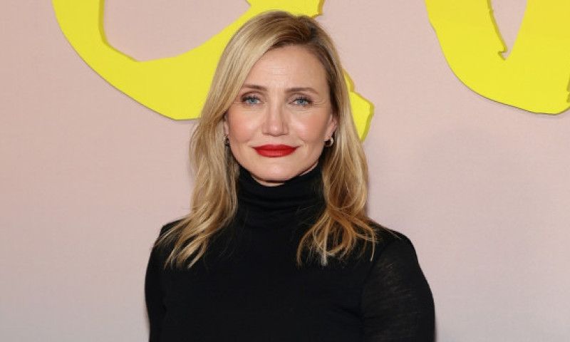 De la o apariție rară cu soțul în NYC, la o premieră șic pe covorul roșu. Cameron Diaz a strălucit alături de colegul Keanu Reeves