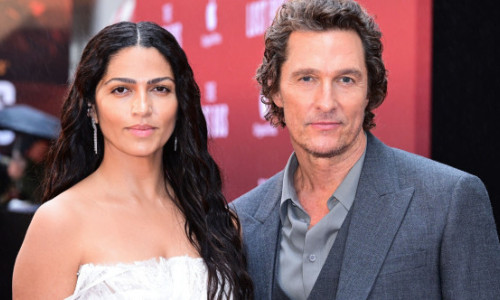 Una dintre cele mai admirate familii de la Hollywood. Matthew McConaughey, alături de soție și cei trei copii adolescenți. „Minunați”