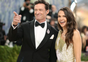Hugh Jackman, criticat dur pentru apariția la Met Gala alături de noua parteneră, Sutton Foster: „Mi-am pierdut respectul pentru el”