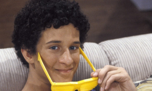 Ultimele zile ale lui Dustin Diamond, Screech din “Salvați de clopoțel”. Singura colegă care i-a fost alături înainte de moarte