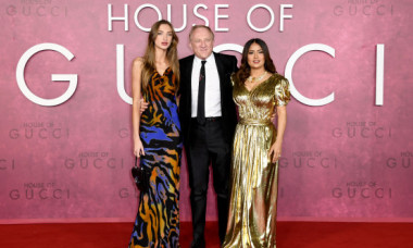 Divă pe covorul roșu, mamă devotată acasă. Lecția valoroasă pe care Mathilde Pinault a învățat-o de la Salma Hayek