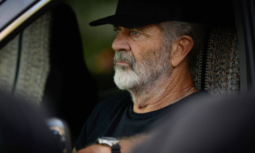 Săruturi pe străzile din Roma. Mel Gibson și-a refăcut viața după despărțirea de Rosalind. O italiancă mult mai tânără l-a cucerit