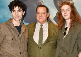 Sunt cei mai mari fani ai lui, iar el îi adoră. Brendan Fraser, emoționat lângă băieții săi la premiera „Pressure”
