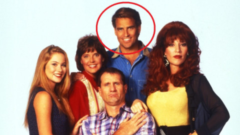 Cum arată și ce face Ted McGinley, Jefferson din "Familia Bundy". E căsătorit de 35 de ani și continuă să joace în seriale de succes