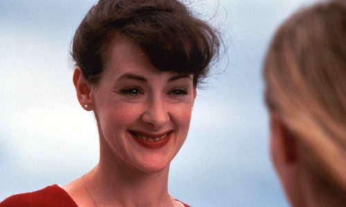 N-a mai vrut să audă de Hollywood ani întregi, dar a revenit în forță. Cum arată Joan, sora lui John Cusack, la 63 de ani