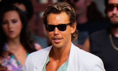 Primele imagini din „Miami Vice ’85”. Austin Butler și Michael B. Jordan devin faimoșii detectivi Crockett și Tubbs