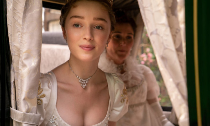Daphne din „Bridgerton”, nuntă de vis în Provence. Phoebe Dynevor s-a căsătorit cu un producător de film