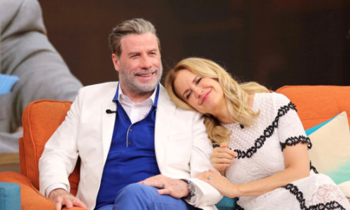 John Travolta le dedică filmul scris și regizat de el soției și fiului pierduți mult prea devreme: 