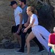 *PREMIUM-EXCLUSIVE* Matt Damon Joins Ben and Jen During Walk on the Beach in L.A.