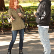 Julianne Moore și Sebastian Stan la filmările pentru Sharper