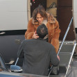 Jennifer Lopez și Ben Affleck, surprinși în ipostaze tandre pe aeroport