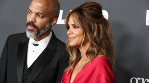 Halle Berry, după ce a fost criticată pentru că s-a filmat în pat, alături de iubitul ei, de Ziua Mamei: „Femeile s-au simțit ofensate”