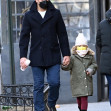 Bradley Cooper, surprins la plimbare cu fiica sa în vârstă de patru ani/ Profimedia
