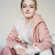 Julia Garner, actrița care îi dă viață Annei Delvey în Inventing Anna