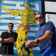 Arnold Schwarzenegger și Joseph Baena