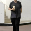 Matthew Perry, actorul din ”Friends”, fotografiat în compania unei brunete / Profimedia Images