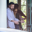Jennifer Lopez și Ben Affleck, fotografiați într-o ipostază neașptată