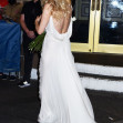 Pamela Anderson, fabuloasă într-o rochie albă, vaporoasă