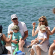 Richard Gere, fotografiat în concediu cu soția și cei doi copii ai lor